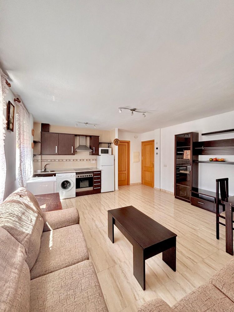 “SE ALQUILA ESPECTACULAR VIVIENDA CON PLAZA DE GARAJE, 1 DORMITORIO Y MUY LUMINOSO EN OCAÑA”