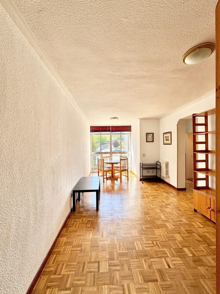 “SE ALQUILA MAGNÍFICA VIVIENDA, COMPLETAMENTE EXTERIOR Y AMUEBLADA CON 2 DORMITORIOS EN LUCERO- LA LATINA”