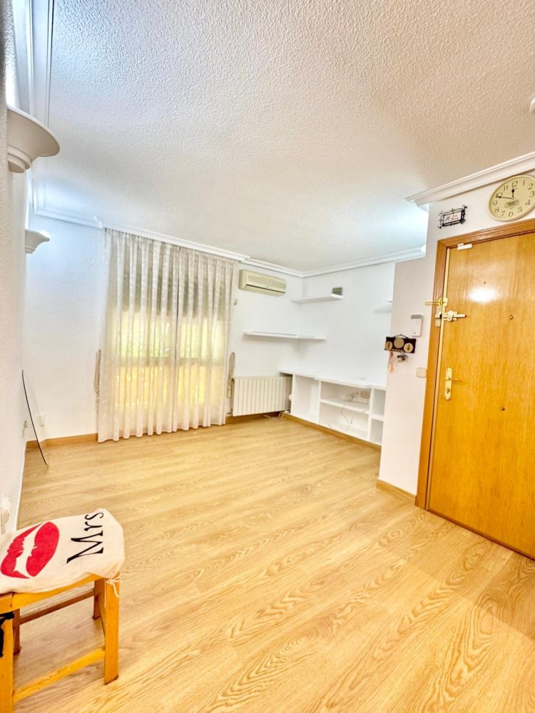 “SE ALQUILA MAGNÍFICA VIVIENDA EXTERIOR, AMUEBLADA CON 3 DORMITORIOS, COCINA INDEPENDIENTE EN AGUILAS-LATINA.