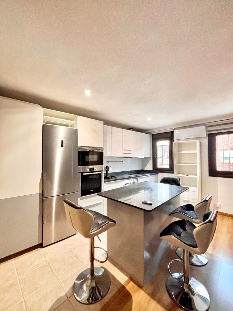 “SE ALQUILA ESPECTACULAR VIVIENDA CON 2 DORMITORIOS Y PLAZA DE GARAJE EN SAN AGUSTÍN DE GUADALIX!